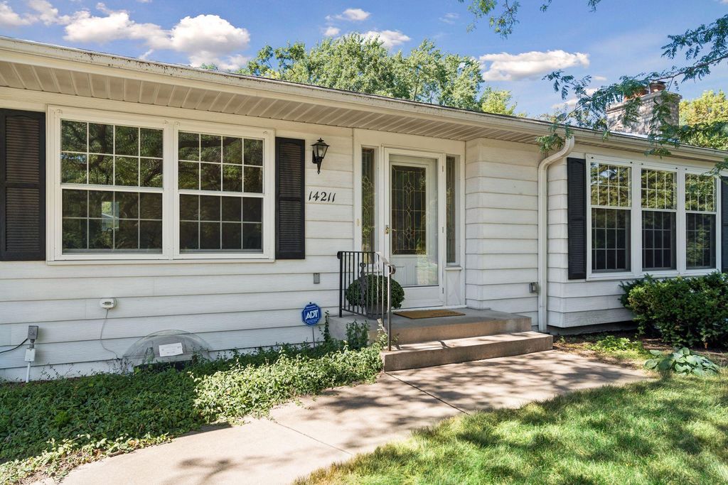 14211 Lennell Drive, Minnetonka, MN 55345 — photo 4