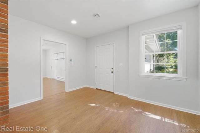 11075 Shadywood Drive, Brighton Township, MI 48114
