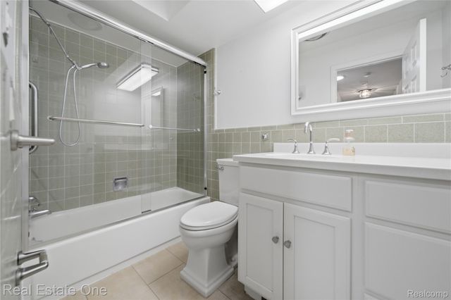 11075 Shadywood Drive, Brighton Township, MI 48114