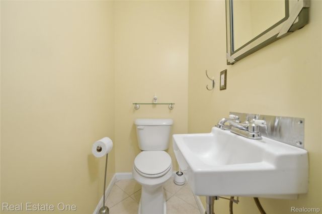 11075 Shadywood Drive, Brighton Township, MI 48114