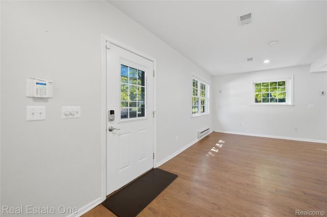 11075 Shadywood Drive, Brighton Township, MI 48114