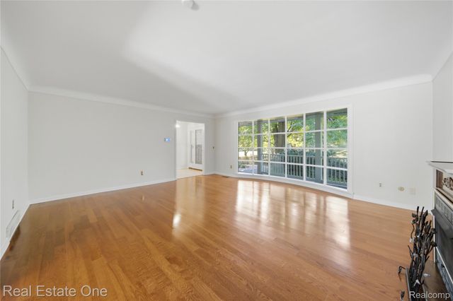 11075 Shadywood Drive, Brighton Township, MI 48114