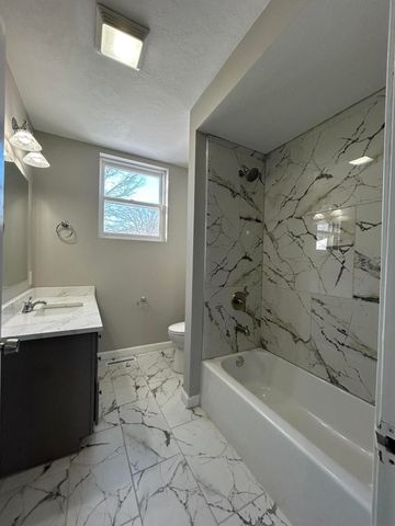 624 N 625 W, Hobart, IN 46342