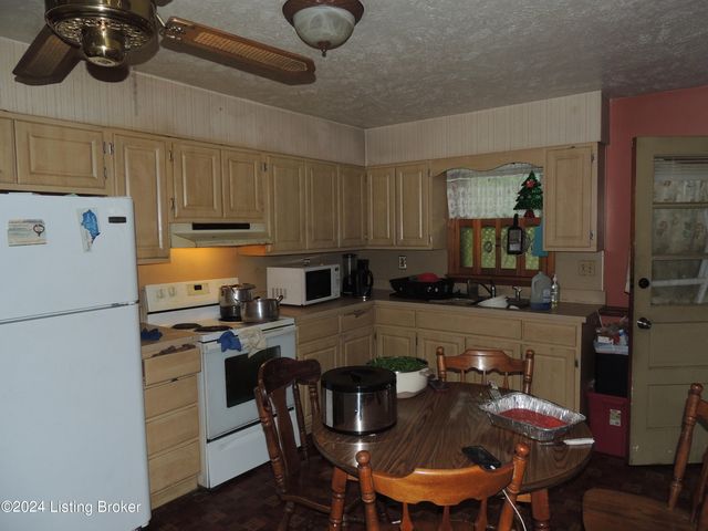 1428 Hobart Dr, Louisville, KY 40216