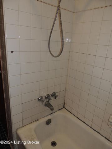 1428 Hobart Dr, Louisville, KY 40216