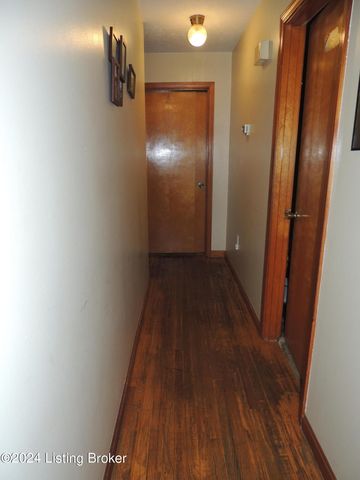 1428 Hobart Dr, Louisville, KY 40216