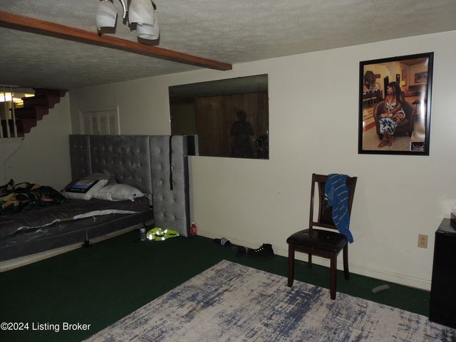 1428 Hobart Dr, Louisville, KY 40216