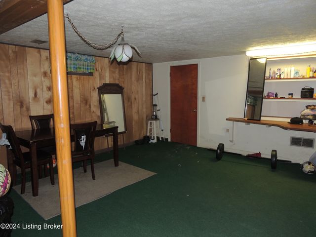 1428 Hobart Dr, Louisville, KY 40216