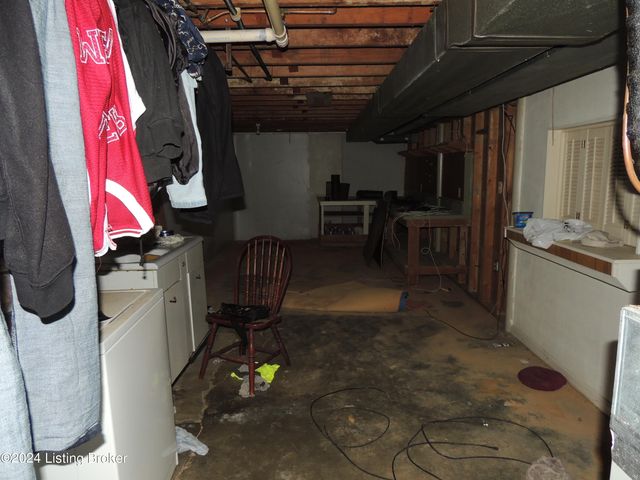 1428 Hobart Dr, Louisville, KY 40216