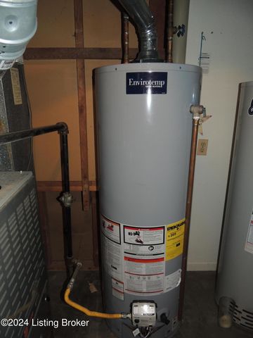 1428 Hobart Dr, Louisville, KY 40216