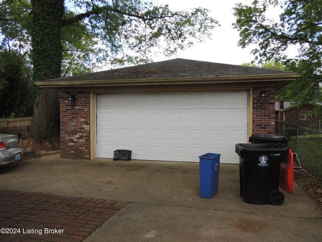 1428 Hobart Dr, Louisville, KY 40216