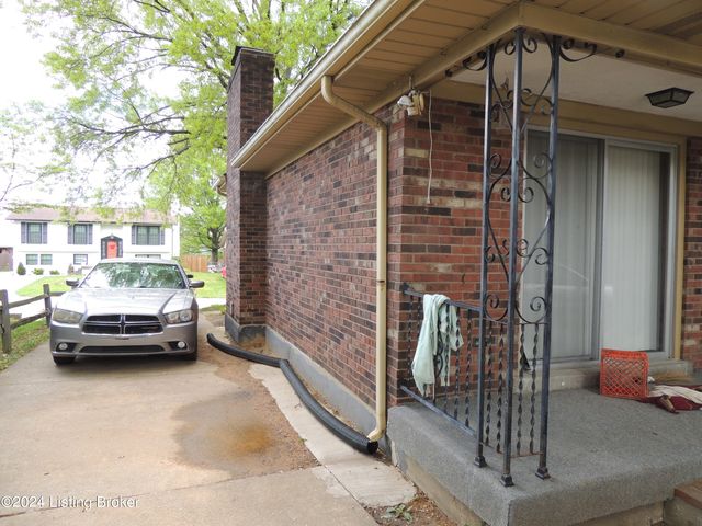 1428 Hobart Dr, Louisville, KY 40216