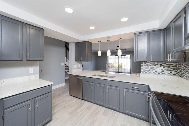 16076 DAWNVIEW DRIVE, Tampa, FL 33624