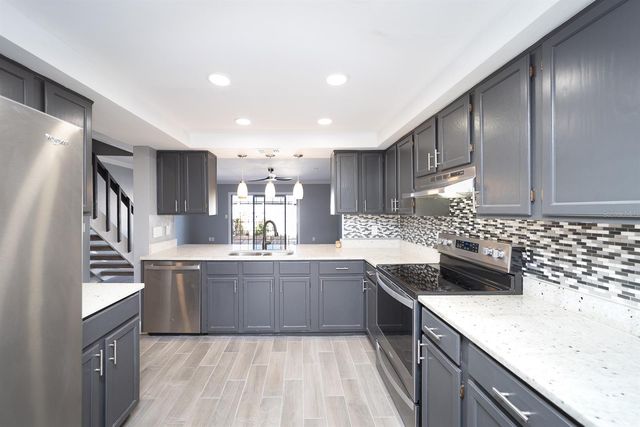 16076 DAWNVIEW DRIVE, Tampa, FL 33624