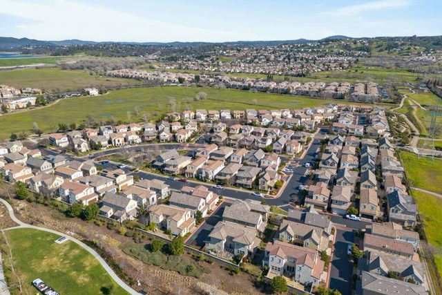 1420 Folsom Meadows Cir, Folsom, CA 95630