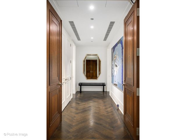 159 E Walton Place 7G, Chicago, IL 60611