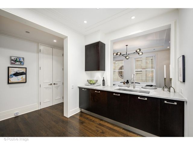 159 E Walton Place 7G, Chicago, IL 60611