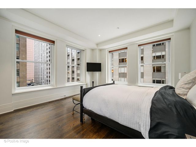 159 E Walton Place 7G, Chicago, IL 60611