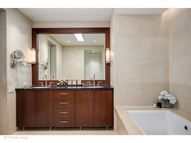 159 E Walton Place 7G, Chicago, IL 60611