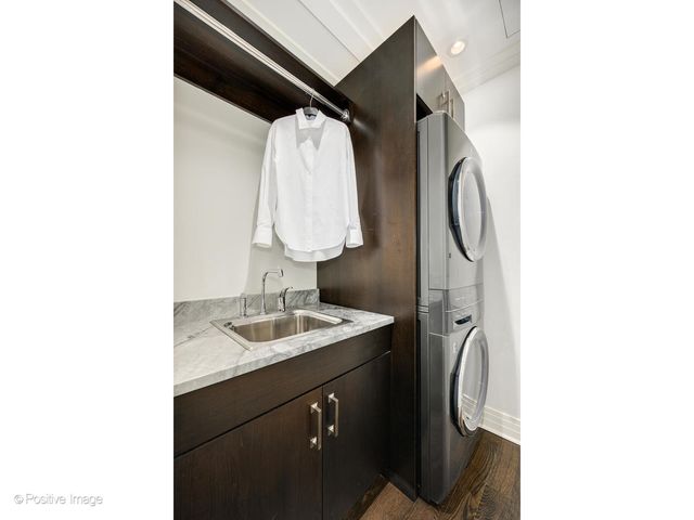 159 E Walton Place 7G, Chicago, IL 60611