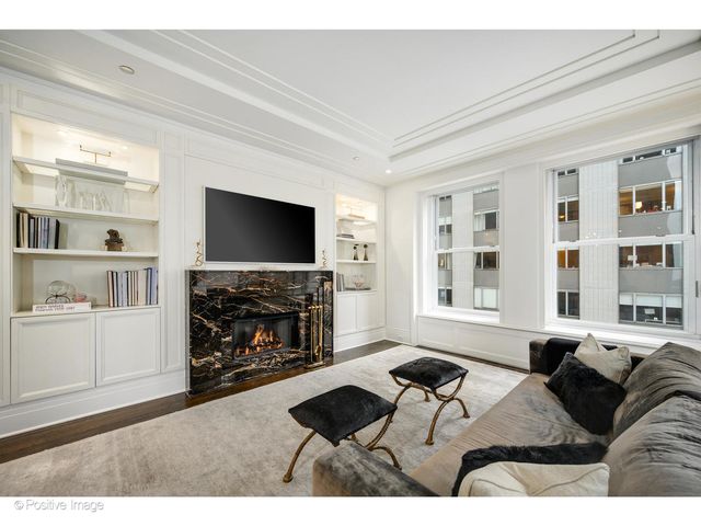 159 E Walton Place 7G, Chicago, IL 60611