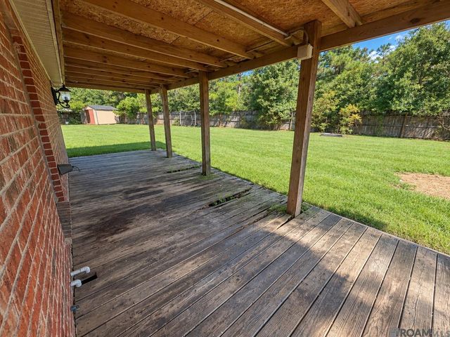 23885 Partridge Ln, Denham Springs, LA 70726