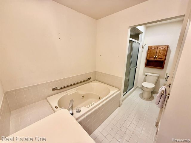 42827 Matthew Drive, Sterling Heights, MI 48313