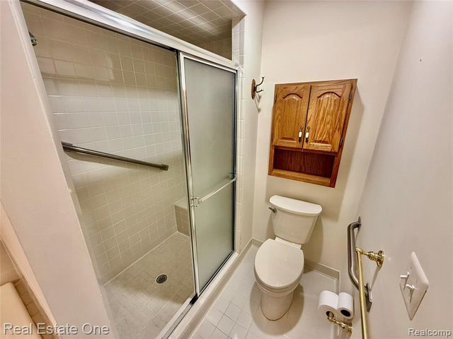 42827 Matthew Drive, Sterling Heights, MI 48313