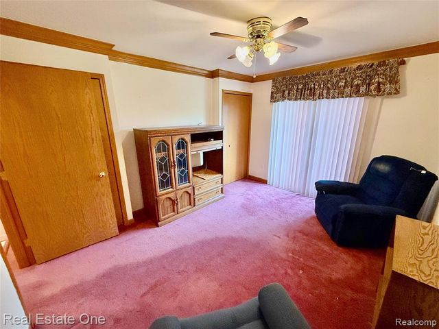 42827 Matthew Drive, Sterling Heights, MI 48313