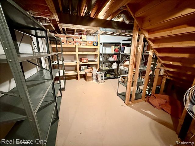 42827 Matthew Drive, Sterling Heights, MI 48313