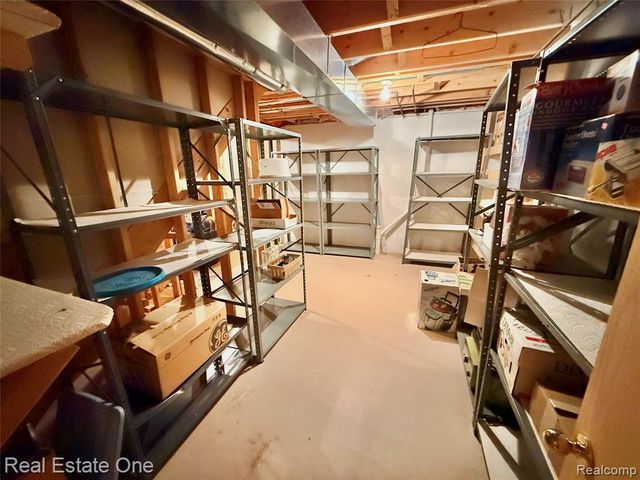 42827 Matthew Drive, Sterling Heights, MI 48313