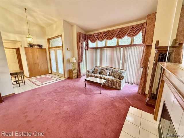 42827 Matthew Drive, Sterling Heights, MI 48313