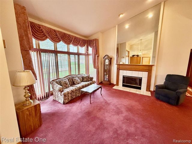 42827 Matthew Drive, Sterling Heights, MI 48313