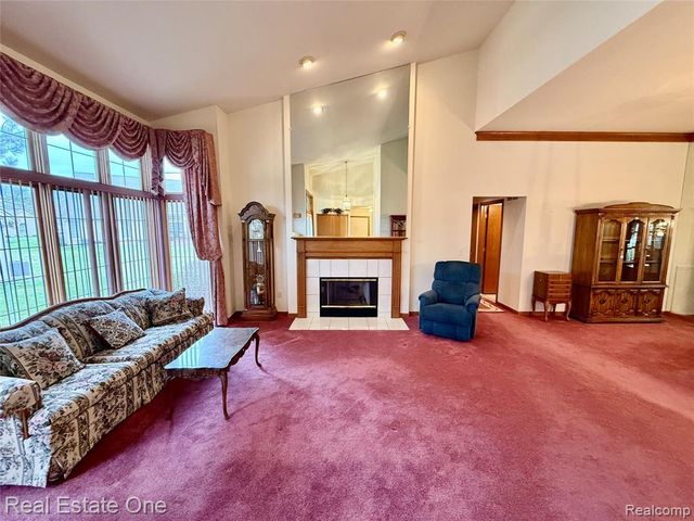 42827 Matthew Drive, Sterling Heights, MI 48313
