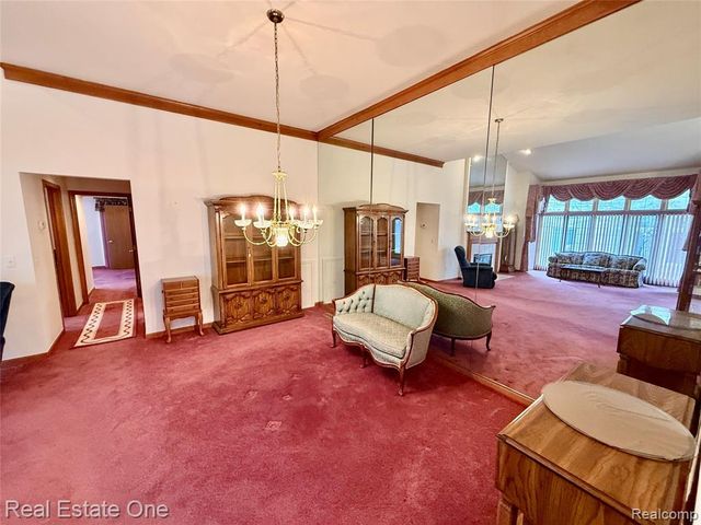 42827 Matthew Drive, Sterling Heights, MI 48313