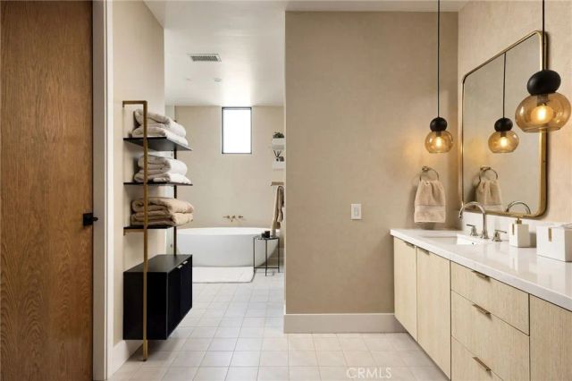 4291 Uptown Newport Dr 3, Newport Beach, CA 92660