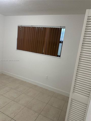 53 NW 169th Street 53, North Miami Beach, FL 33169