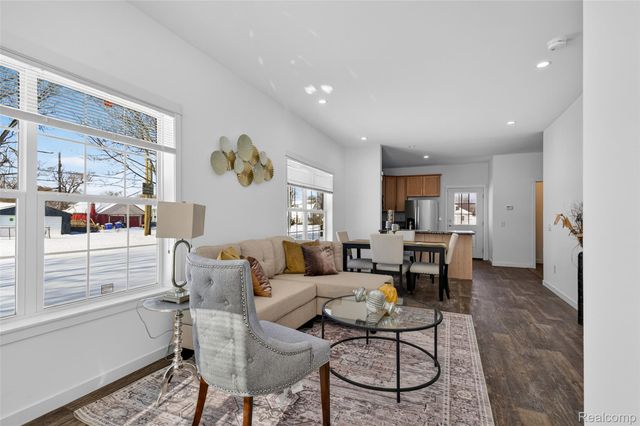 7567 Packard Avenue, Warren, MI 48091