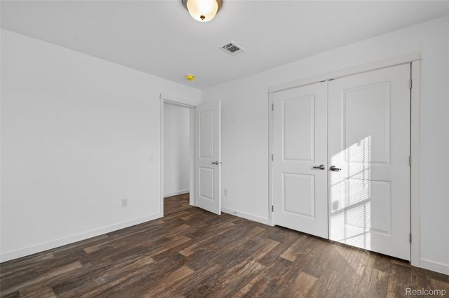 7567 Packard Avenue, Warren, MI 48091
