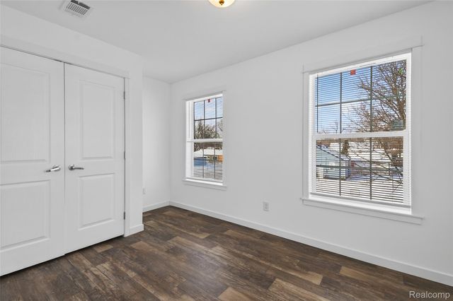 7567 Packard Avenue, Warren, MI 48091