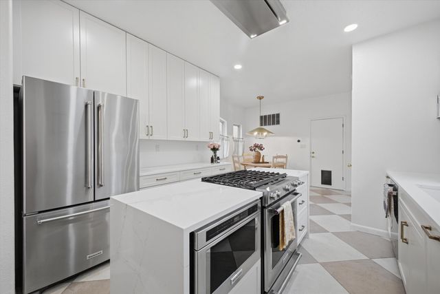 9438 Bent Road NE, Albuquerque, NM 87109