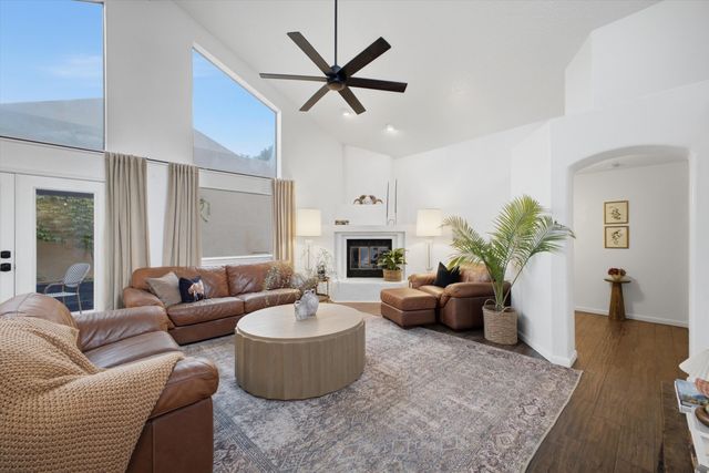9438 Bent Road NE, Albuquerque, NM 87109