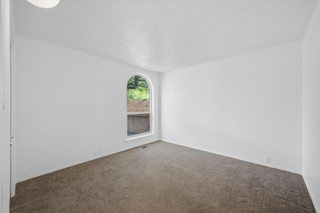 9438 Bent Road NE, Albuquerque, NM 87109
