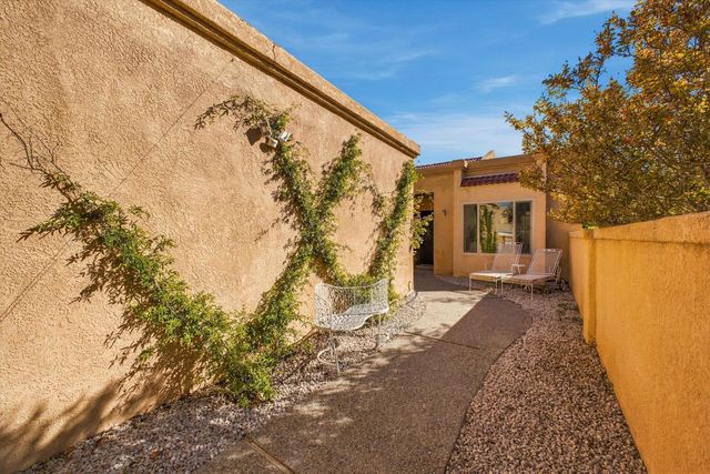 9438 Bent Road NE, Albuquerque, NM 87109