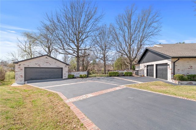 1100 Ranch Drive, Springdale, AR 72762