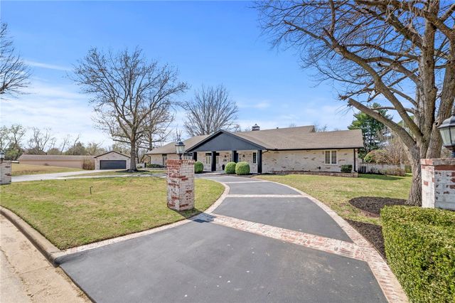 1100 Ranch Drive, Springdale, AR 72762
