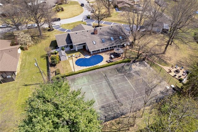 1100 Ranch Drive, Springdale, AR 72762