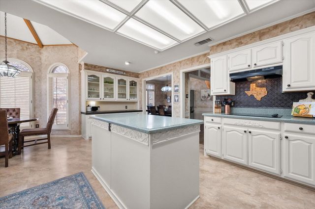 2429 N 1st Street, Tahoka, TX 79373