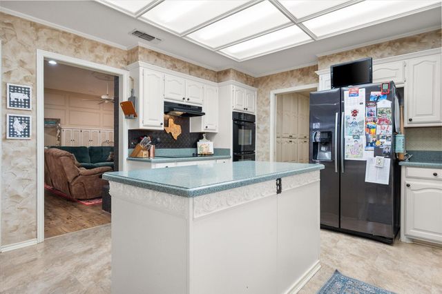 2429 N 1st Street, Tahoka, TX 79373