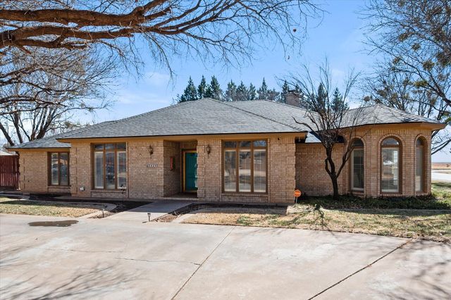 2429 N 1st Street, Tahoka, TX 79373